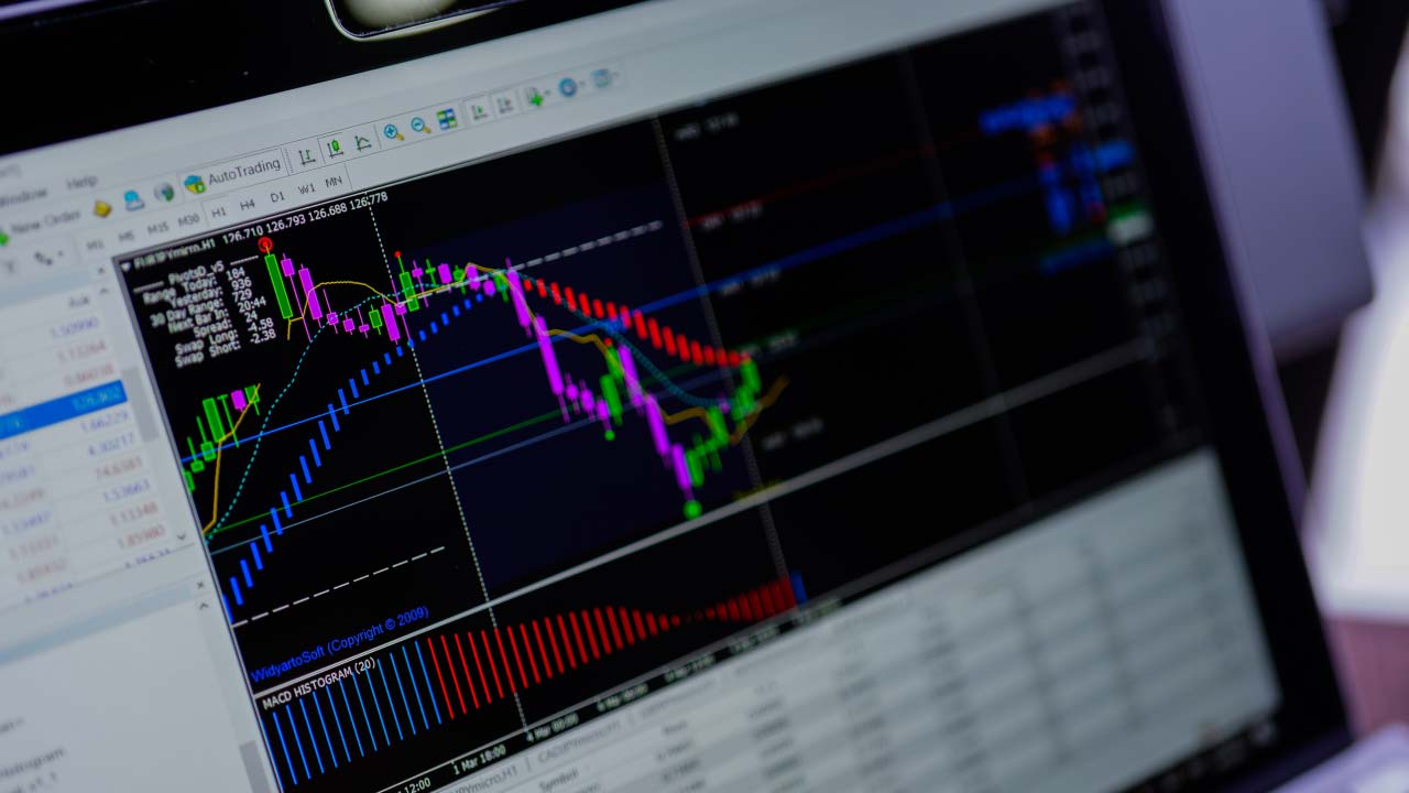 Can You Add Scripts to MetaTrader 4? a computer screen displays a trading platform with technical indicators, representing the integration of custom scripts into MT4.